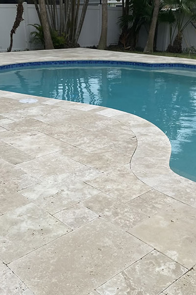 Travertine Entrance Walkway – Elegant Home Exterior Pavers