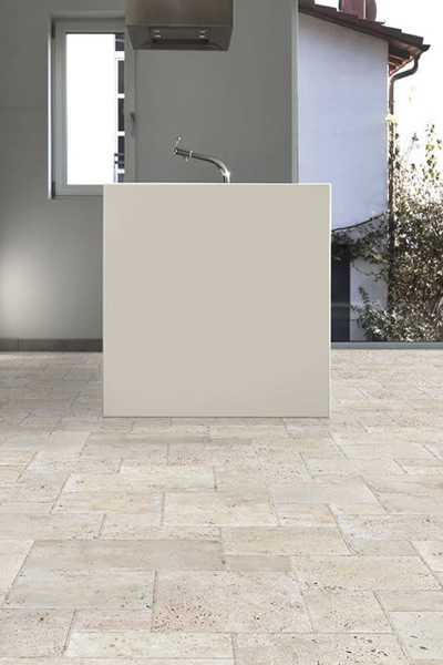 Beige Travertine Patio with Seating Area – High-End Hardscape