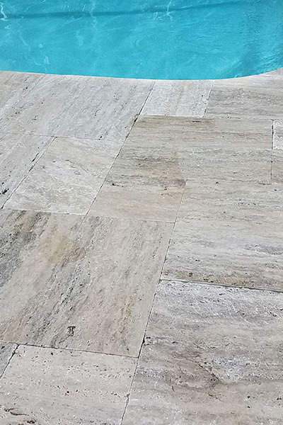 Country Classic Travertine Pool Surround with Custom Layout – Luxury Backyard